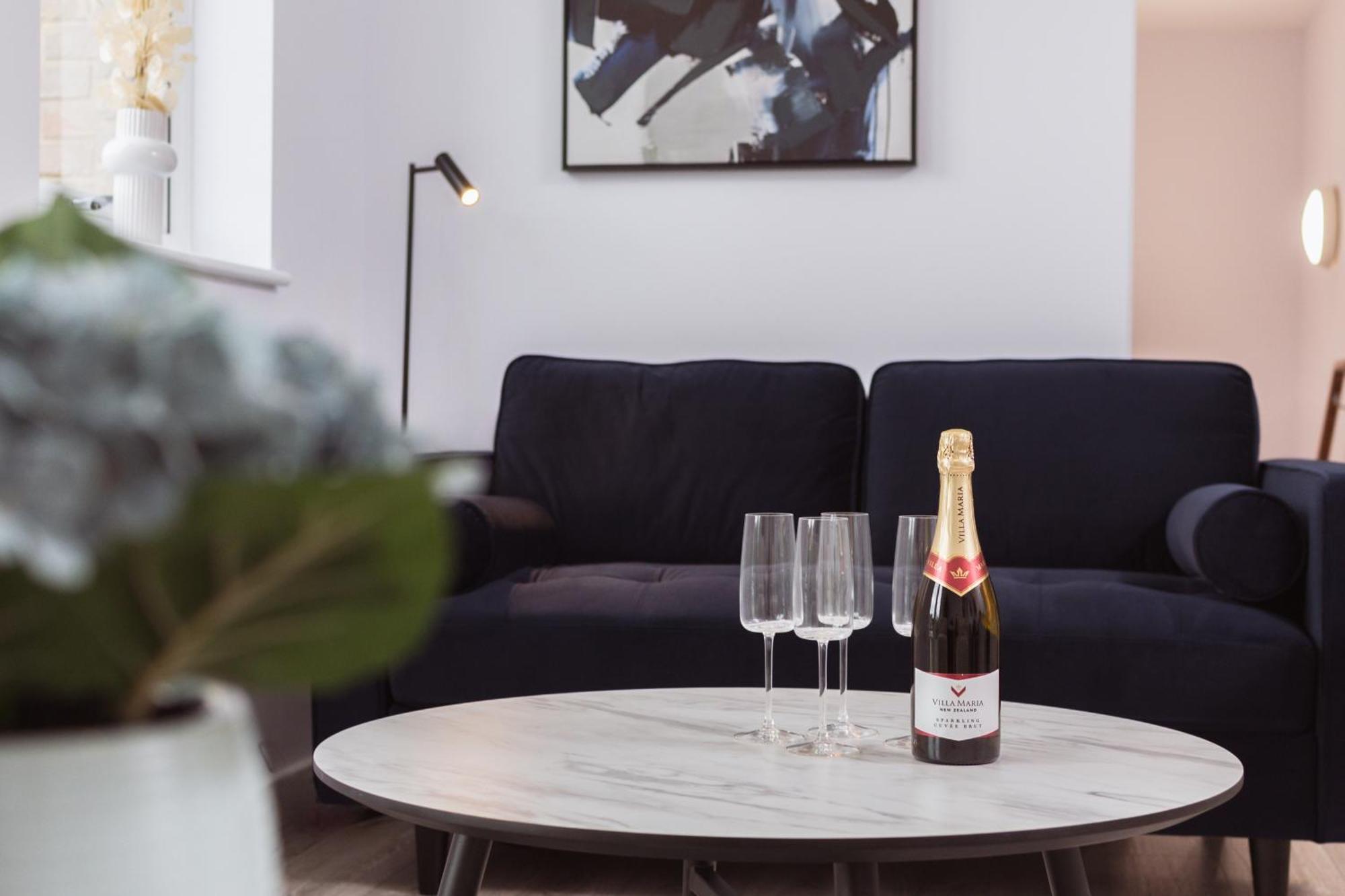 Appartamento Stylish New-build, Free Parking, 20-minute Walk To Centre