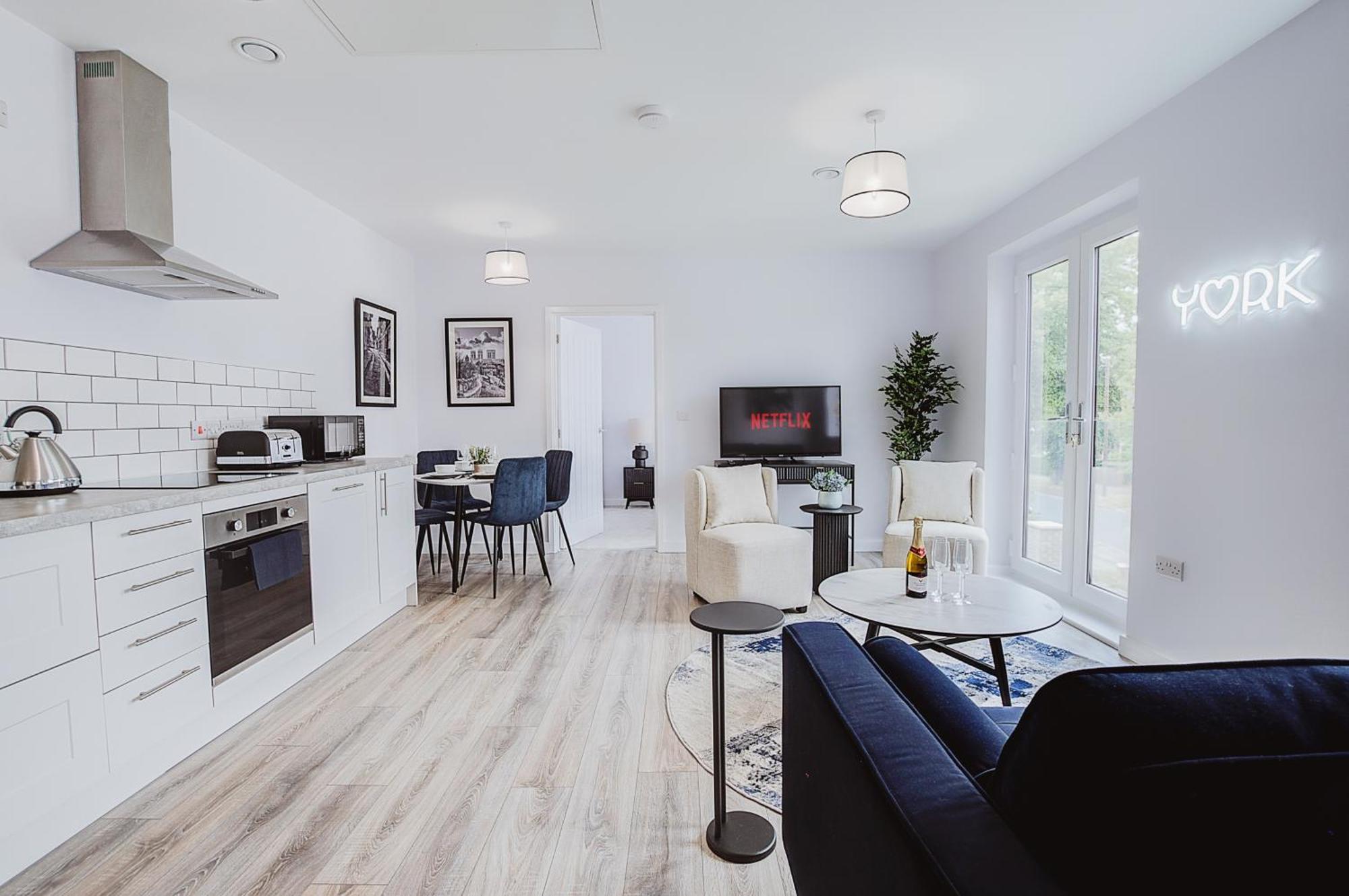 Stylish New-build, Free Parking, 20-minute Walk To Centre Appartamento