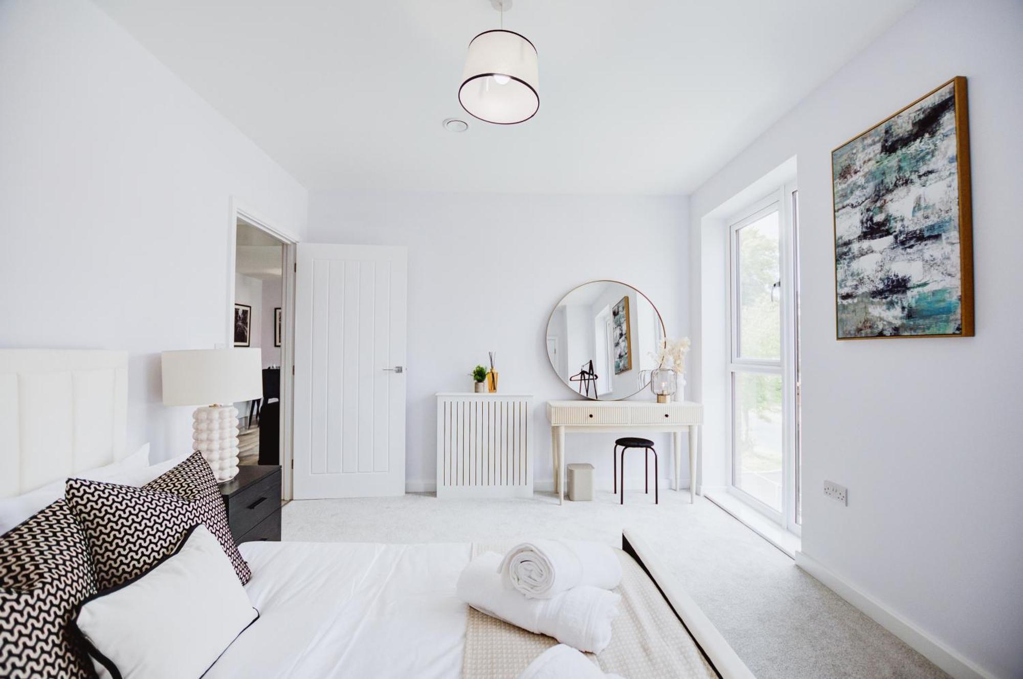 Stylish New-build, Free Parking, 20-minute Walk To Centre