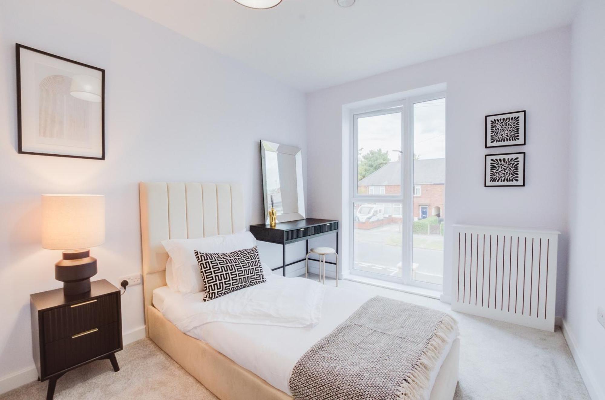 Stylish New-build, Free Parking, 20-minute Walk To Centre * York